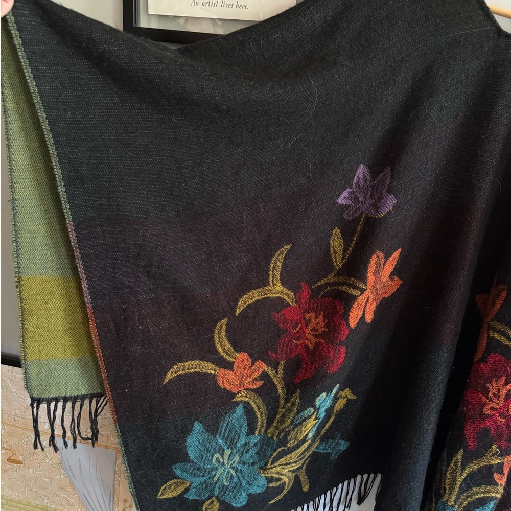 Multicolor Fringe cape - Picture 6 of 8